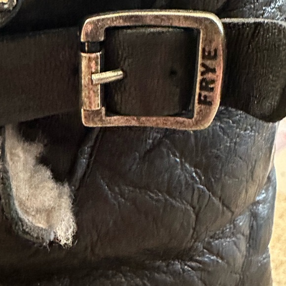 Frye women’s leather boots with faux fur lining. - Picture 7 of 9